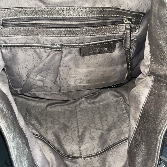 Silver large tote/sholder/crossbody bag - Picture 6 of 7